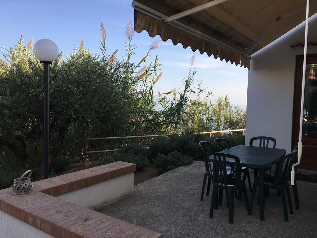Case Vacanze Torre Petrosa فيلاماري المظهر الخارجي الصورة